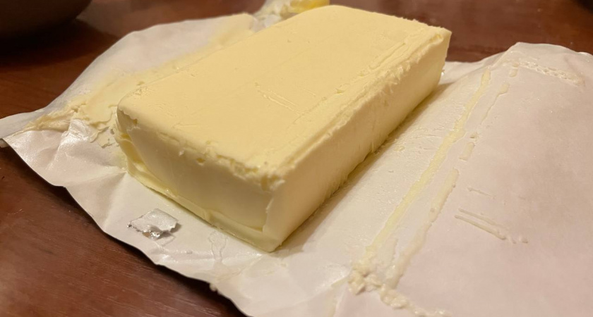 К бабкам больше ни ногой. Купил деревенское сливочное масло и сравнил с дешевым из магазина. Результат удивил