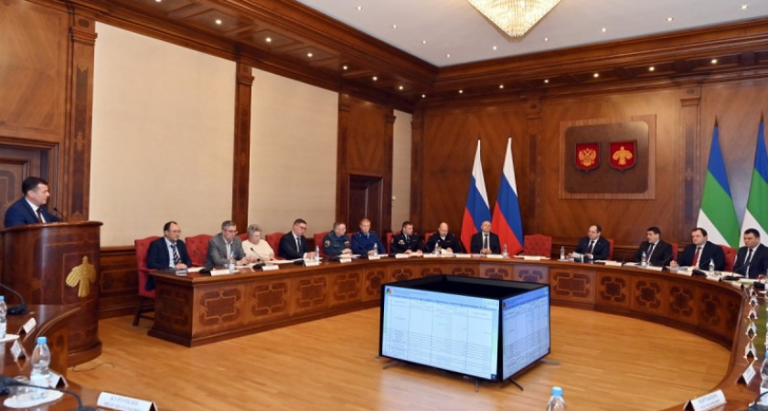 Глава Коми потребовал ускорить ремонт дорог для школьных автобусов