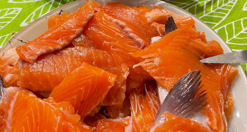 Идеальный посол: рыболовы раскрыли точный рецепт засолки горбуши