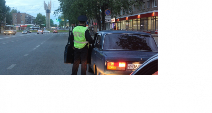 Сидим «отдыхаем» в машине (двигатель заглушен) — ГИБДД подошли и грозят лишить прав? Вот что говорит закон