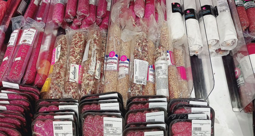 На 100% чистое мясо, никакой подделки: в Роскачестве назвали лучшие марки колбасы — смело берите 3 палки