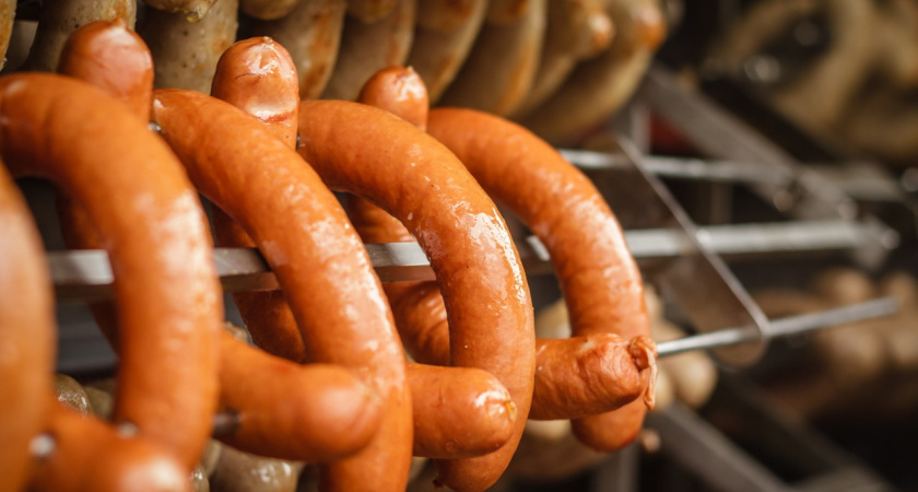 Что не так с российской колбасой: просто оставьте ее на полке магазина