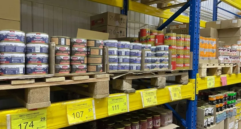 Тайны "Светофора": что скрывается за банкой белорусской тушенки за 94 рубля