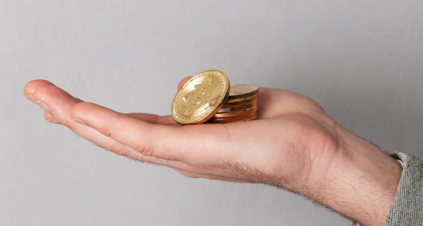 Почему работникам банков нельзя прикасаться к золоту руками