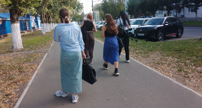 12 маленьких привычек, которые многое расскажут о вас. О чём говорит осанка, почерк и походка