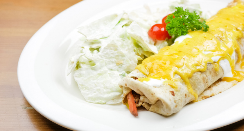 Беру лаваш и жарю на сковороде - завтракаю так уже неделю, отличная замена приевшемуся омлету