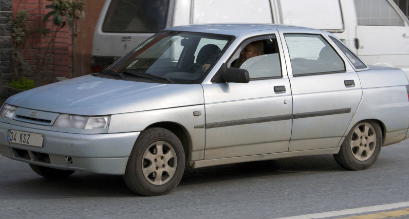 Нашёл ВАЗ-2110 производства СССР: откуда она взялась и на что способна - рассказываю