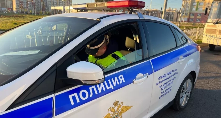 Новые правила остановки и стоянки в ПДД 2025: что изменится для водителей