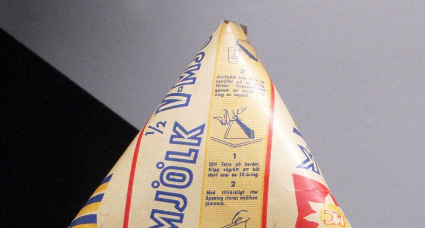 Молоко в СССР продавали в треугольных пакетах: зачем использовали такой технологический трюк