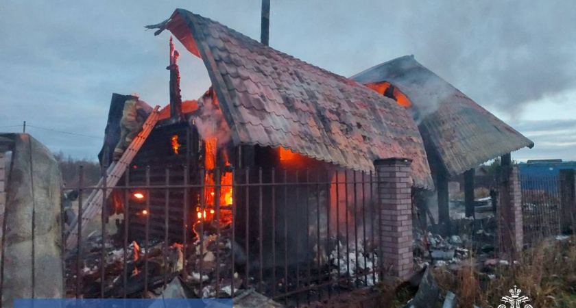 За последние сутки в Коми сгорела часть жилого дом и гараж