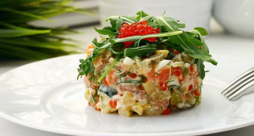 Новый взгляд на традиции: салат "Наслаждение" для новогоднего стола