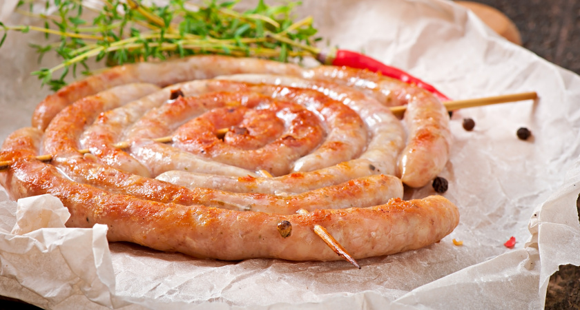 Заворачиваю фарш в бумагу и жарю на сухой сковороде: нереально вкусный рулет — лучше колбасы