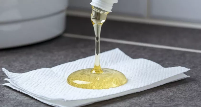 Нанёс жидкое мыло на туалетную бумагу и увидел, насколько это просто. Друзья сначала смеялись, а потом сами стали просить