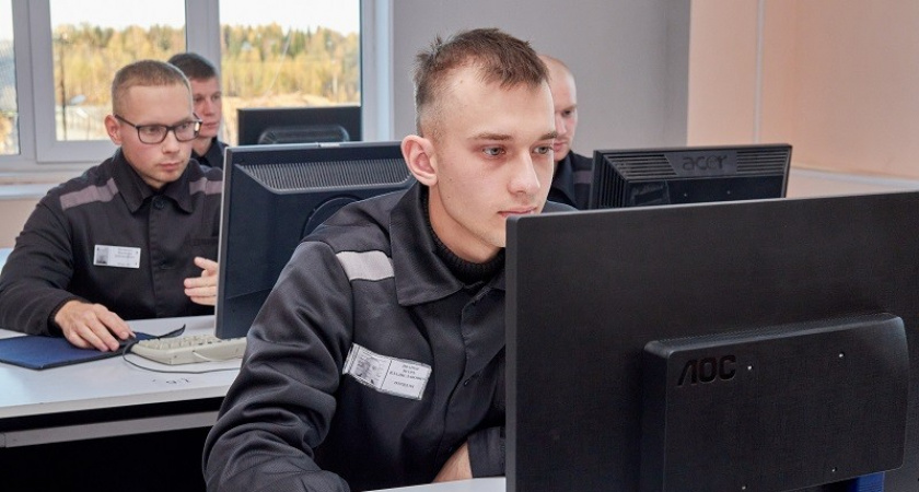 Рекордное число осужденных в Коми получают высшее образование 