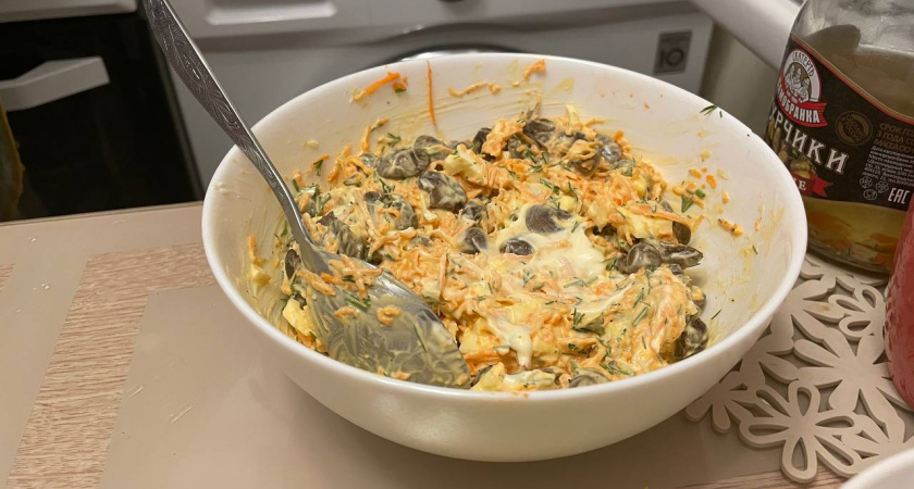 Подвинет «Мимозу» и превзойдёт «Оливье»: приготовьте на Новый год салат «Новогодний поцелуй» — очаруйте Красную Огненную Лошадь