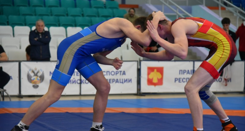 Около сотни спортсменов в Коми сразятся на республиканских соревнованиях по вольной борьбе