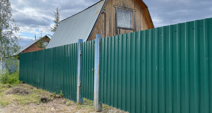 Забор лицом к соседу: Почему мы прячем красоту и выставляем напоказ изнанку?