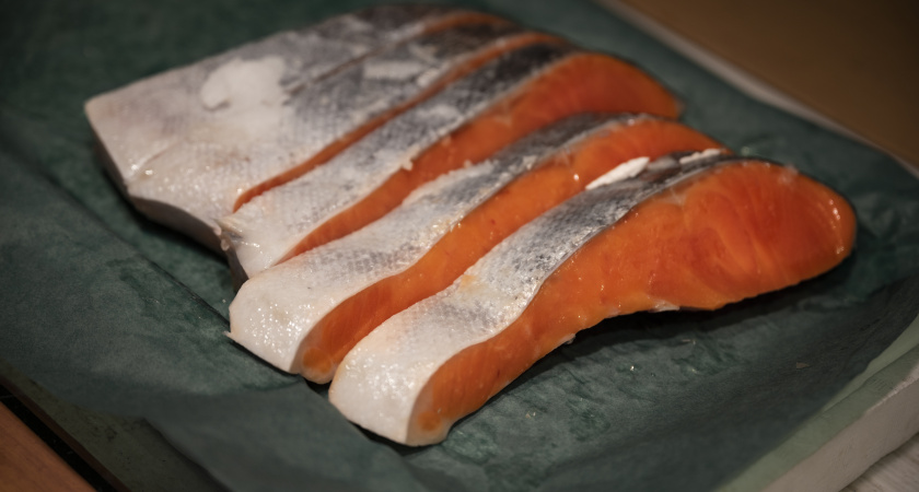 Почему горбуша после разморозки превращается в кашу: раскрываем главные причины