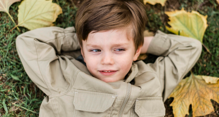 Не просто имя, а щит: 10 имен-оберегов для мальчика, которые отгоняют беды