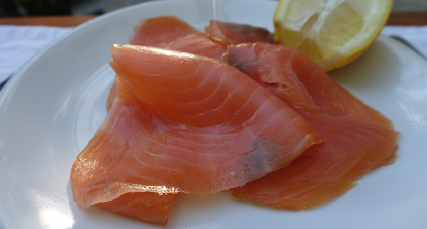 Вкус ностальгии: мандарины, кофе из жестяной банки и та самая красная рыба