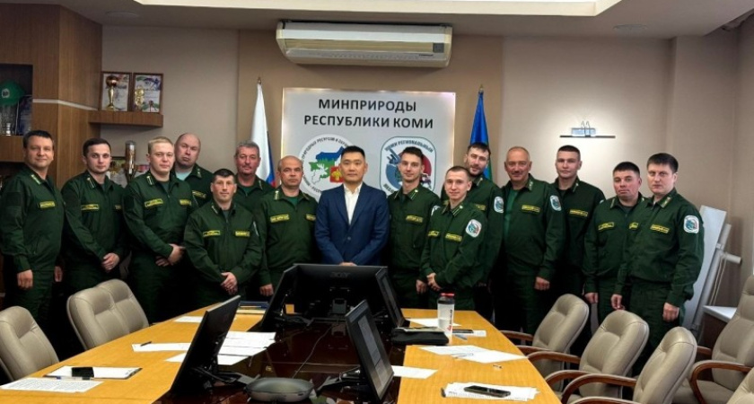 В Коми летчики-наблюдатели лесопожарного центра проходят курсы аварийно-спасательной подготовки