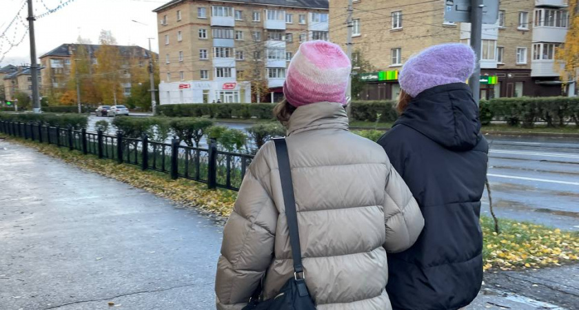 Стильные головные уборы для женщин 50+: Акцент на элегантности и шарме