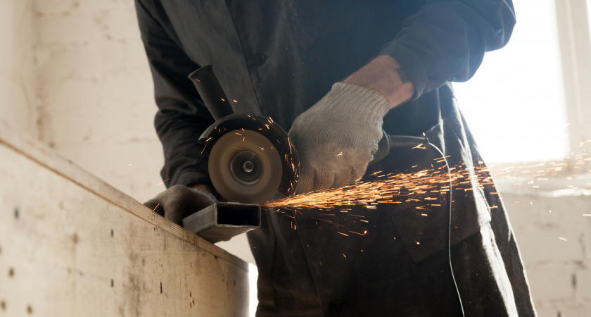 Картинкой внутрь: Неочевидное правило установки диска на болгарку, которое бережет инструмент и ваши нервы