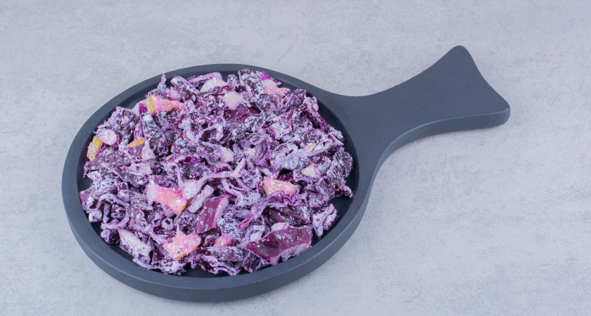 Гости уплетают за обе щеки, а разгадать состав не могут: готовлю розовый салат с кальмарами на Новый год - поразит всех