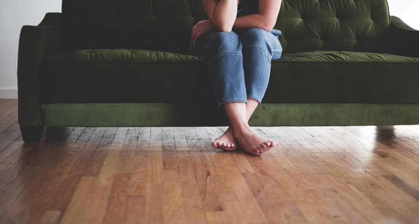 Ходила дома босиком, пока не узнала почему ни в коем случае нельзя — теперь всегда надеваю тапочки