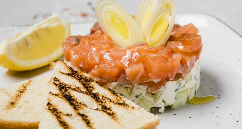 Салат «Огненная грива»: праздничное блюдо в честь года Красной Огненной Лошади