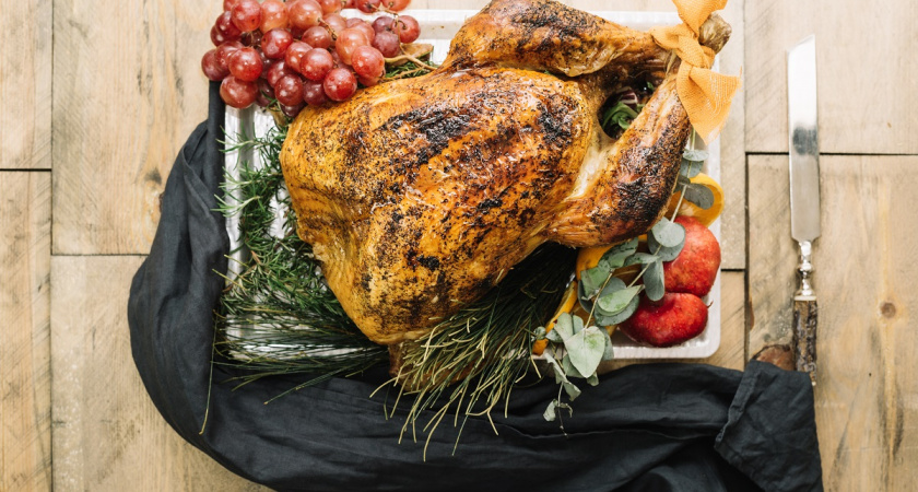 Не верила, что можно приготовить сочную птицу без многочасовых маринадов и сложностей. Попробовала — и теперь это мой коронный новогодний ре