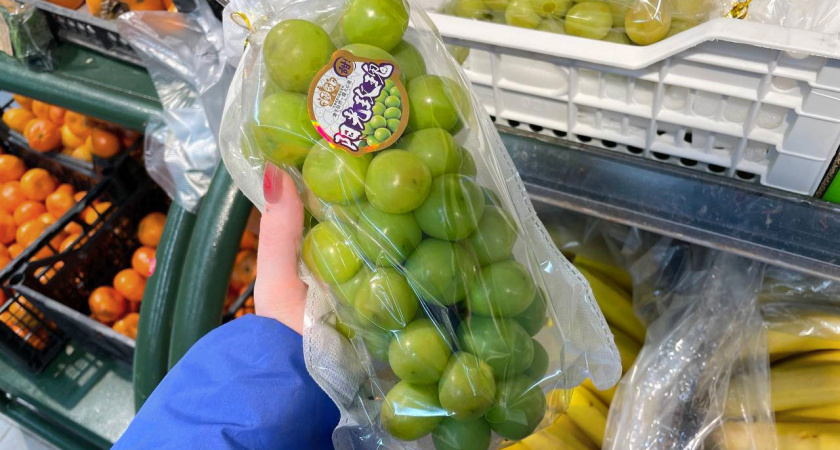 Загадочный гигантский виноград: что скрывается за экзотической новинкой в российских магазинах