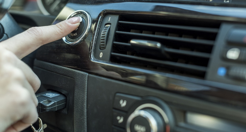 В салоне будет «пекло» — хоть стёкла опускай. Полезная хитрость автовладельцев