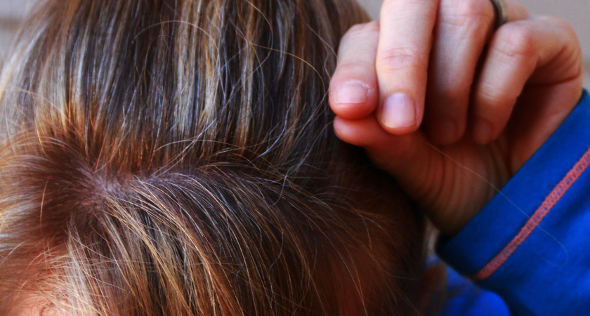 Седые волосы без окрашивания: Секрет бережного тонирования, которое обойдется в 300 рублей