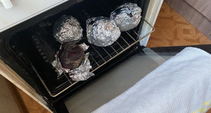 Больше не нужно варить 2 часа: свекла будет мягкой и сочной за 15 минут - идеально для салатов