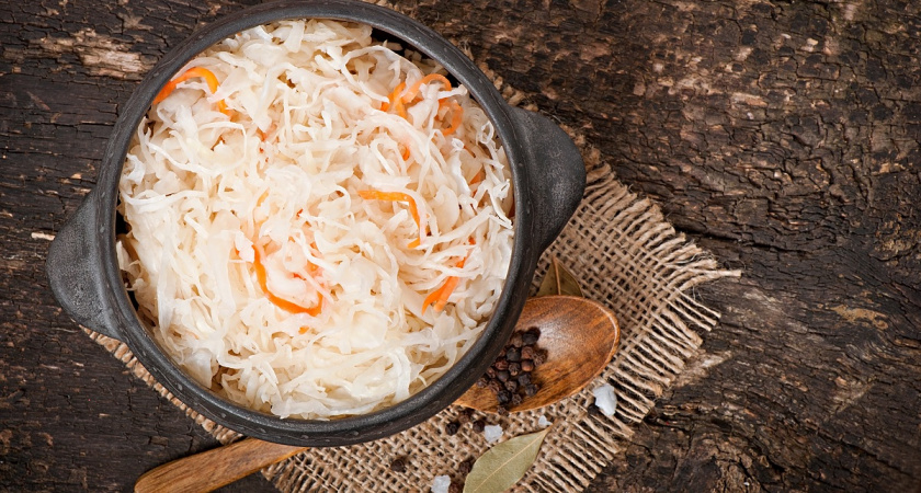 Квасим капусту теперь только в «мужские» дни - получится на редкость вкусной и хрустящей