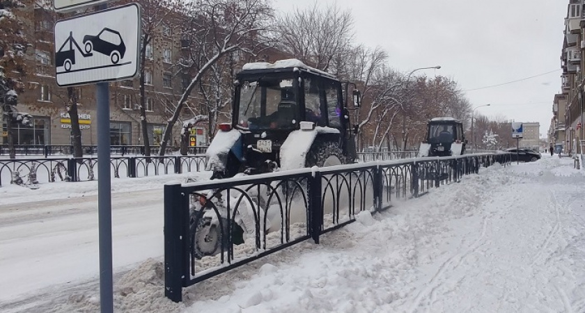 Верховный суд ответил: разрешен ли обгон трактора через сплошную. Все нюансы ПДД