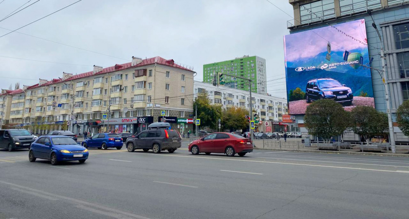 Две сплошные и прерывистая между ними: Объяснение от эксперта по ПДД