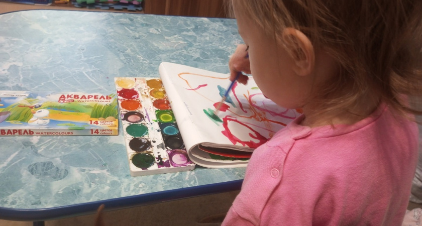 В Англии так называли королев, а мы сейчас нос воротим: величественное имя для дочери - в переводе значит "благородная"