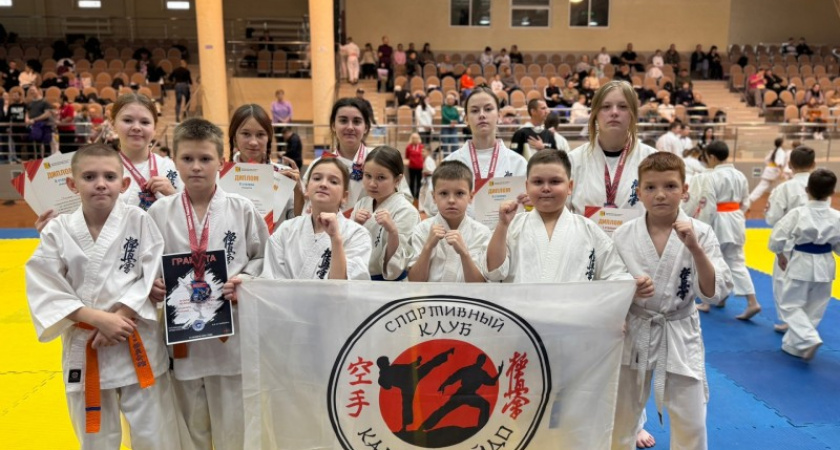 Блестящий результат: сборная Коми завоевала 15 медалей на турнире по каратэ в Кирове