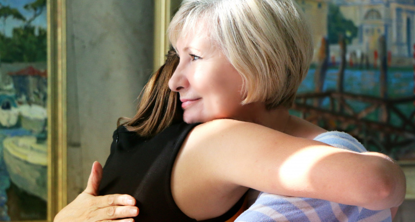 Почему не стоит подселять к себе стареющих родственников: мнение психологов