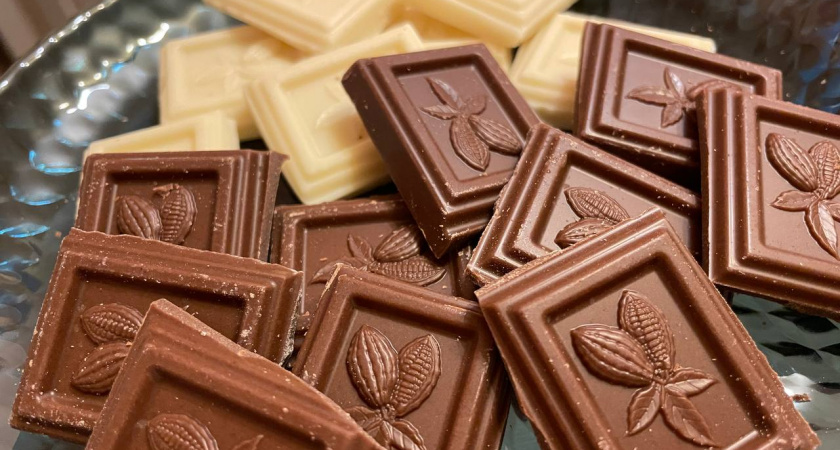 "Не берите, там пальма": бренды шоколада, в которых есть пальмовое масло. Также 9 известных марок без "пальмы" в составе
