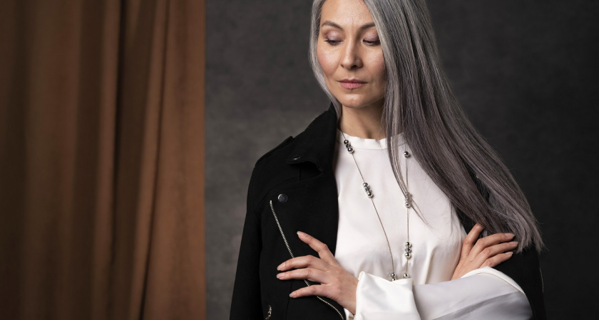 Неопрятная седина или благородное серебро: как перестать мучить волосы краской и отлично выглядеть - вот несколько провереных хитростей