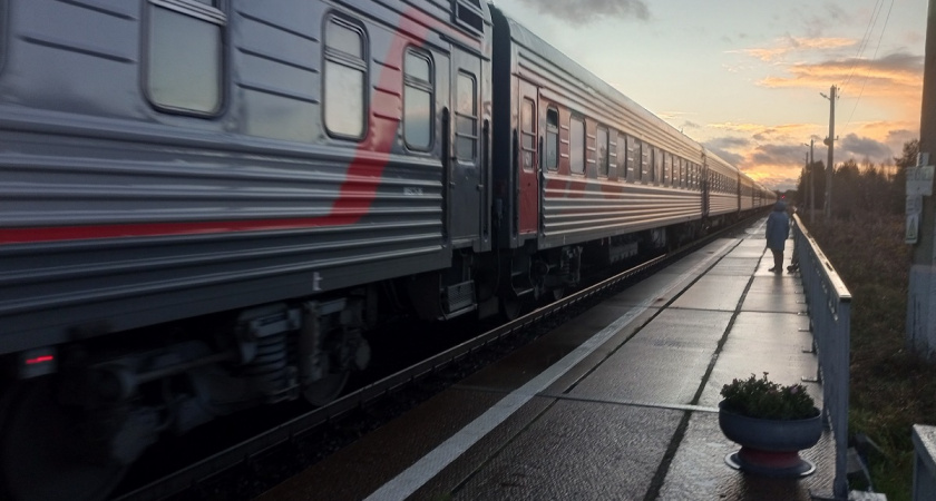 В РЖД убрали верхние полки в плацкарте: что получили взамен пассажиры и сколько теперь придется за это заплатить