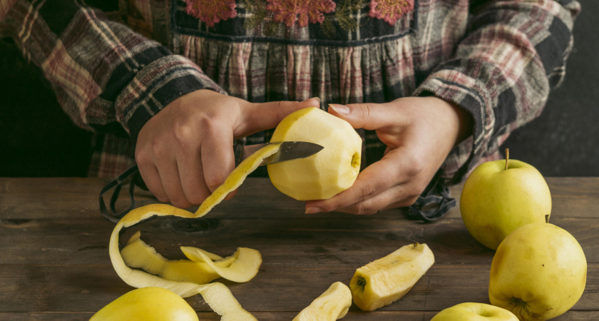 Яблочную кожуру не выкидываю - пригодится в хозяйстве: необычные способы ее использования