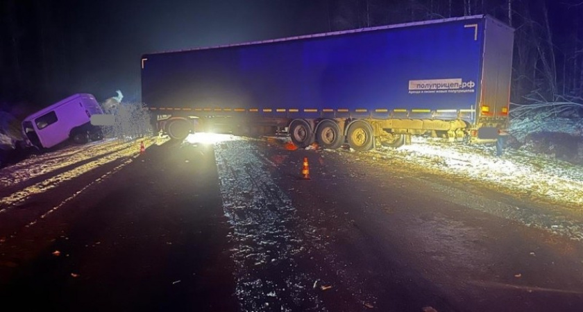 Фура из Коми попала в смертельное ДТП в Кировской области