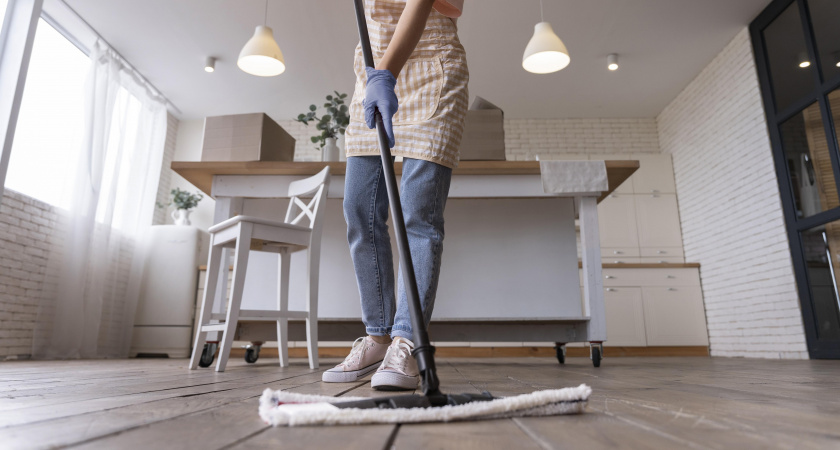 Вымоете счастье и достаток из дома: ни в коем случае не мойте полы и не убирайтесь в эти дни