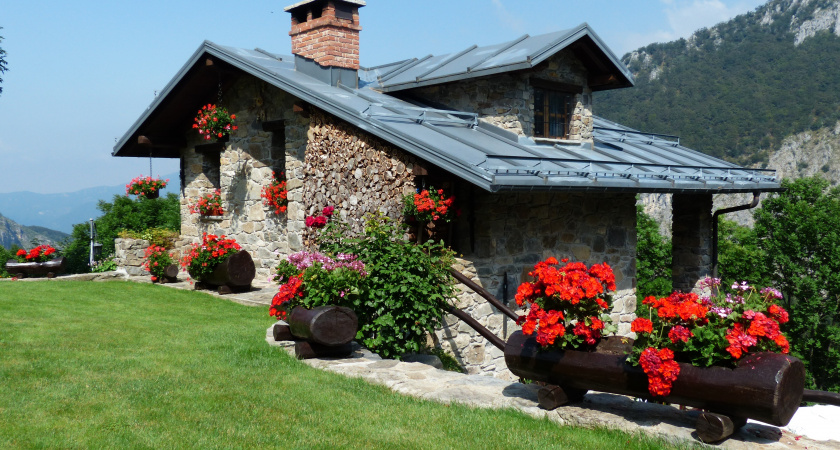 В Финляндии не делают бетонную отмостку, а у нас с ней каждый дом. Вот чем финны ее заменили - удобно и супер эффективно