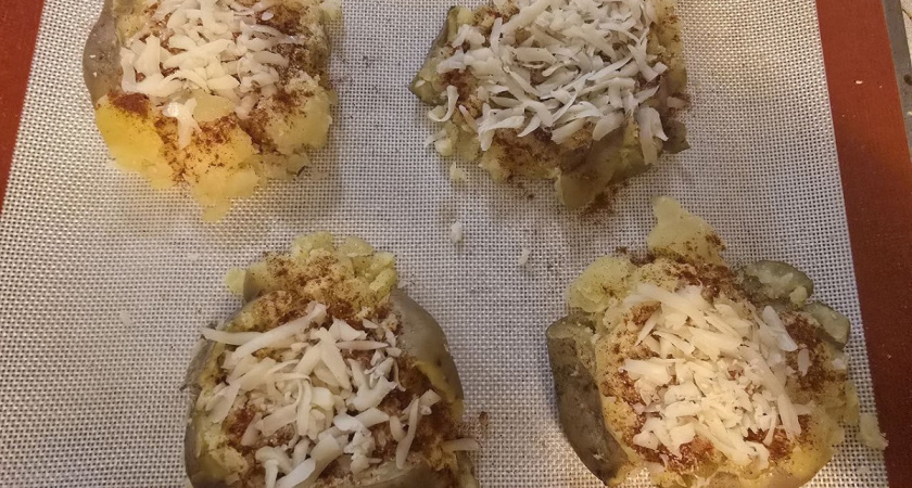 Пеку картошку: новый метод - рецепт все подруги разобрали - кремовая внутри, румяная хрустящая снаружи и 3 хитрости ее вкуса