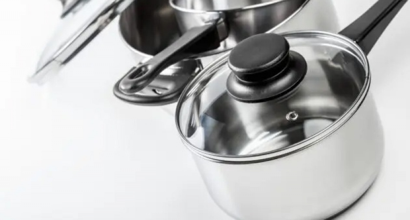 Кастрюли после чистки сияют, словно новые из люксового магазина: метод из СССР — бесплатно и без химии